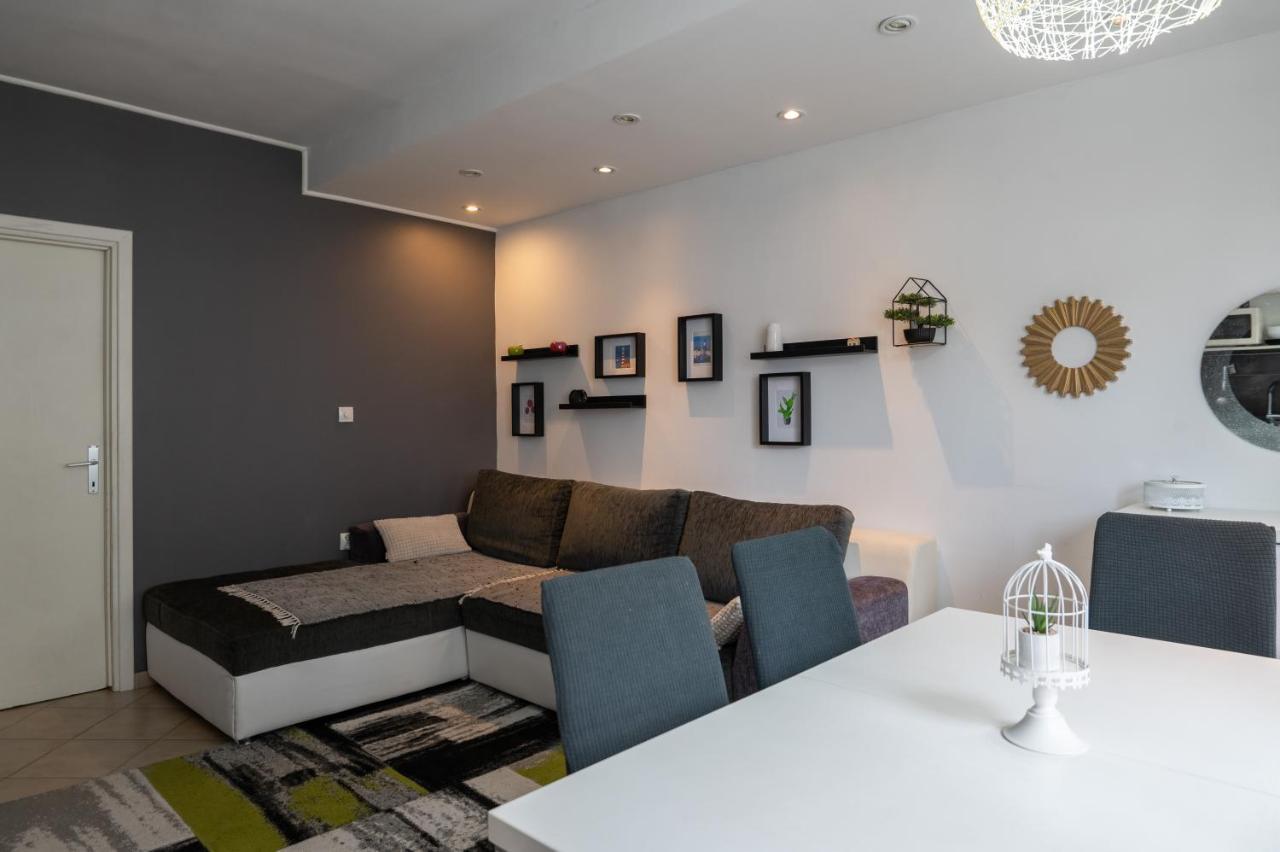 Katja Apartma *