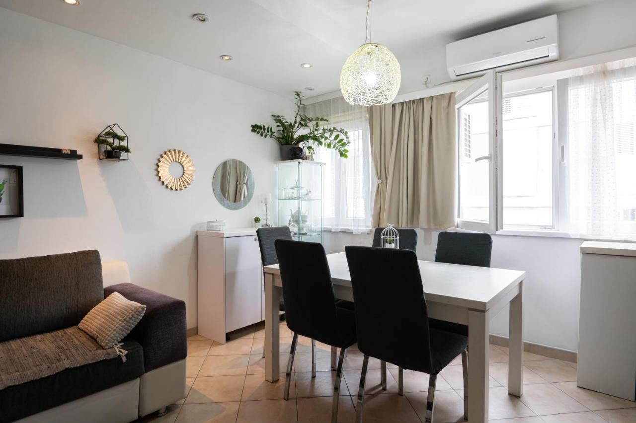 Katja Apartma *